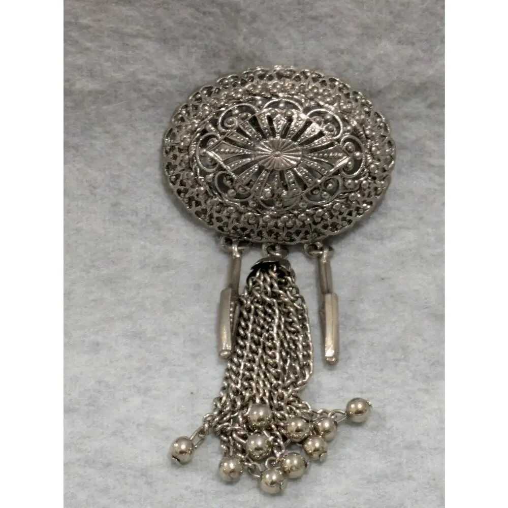 Vintage Brooch Pin Lot of 4 Victorian Tassle Maple Leaf Bear‎ Gold Silver Tone